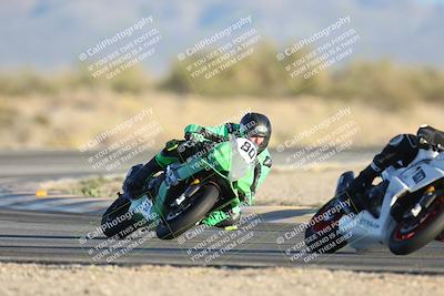 media/Dec-07-2025-CVMA (Sun) [[3e7d2de5dc]]/Race 18-Formula Twins-Formula 40 UL/